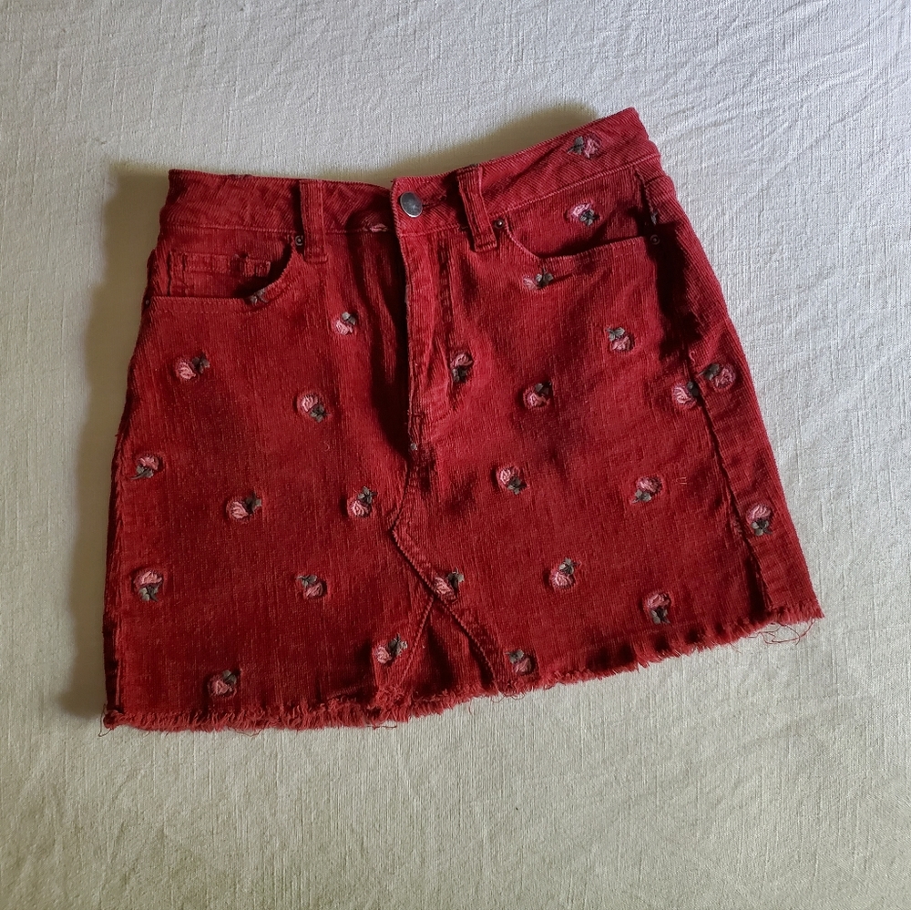 Coco + Jaimeson Corduroy Rust Red Miniskirt with Embroidered Roses, size 25